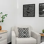 Central City Villa Perfect For Up To 12-Guests